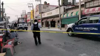 Cortocircuito provoca fuerte incendio en pleno centro de Ciudad del Carmen