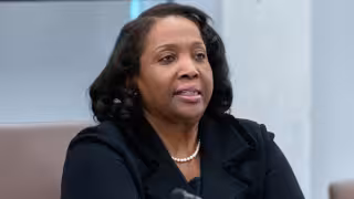 Lisa Cook demanda a Trump tras su despido de la Reserva Federal en medio de acusaciones de fraude hipotecario