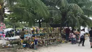 Bajas ventas por Día de Muertos; vendedores no lograron darla salida a su producto