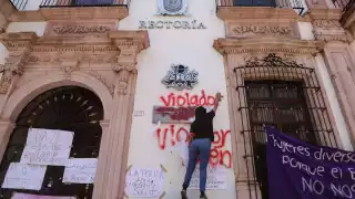 Rector de la UAZ sentenciado por abuso sexual queda en libertad; feministas exigen su destitución inmediata