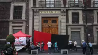 Estalla huelga en el Nacional Monte de Piedad: servicios suspendidos y bienes resguardados