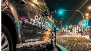 Aprehenden en España a mujer que estafó a 44 adultos mayores: usaba disfraces y se hacía pasar por banquera