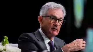 Presidente de la FED advierte sobre impacto económico de la política arancelaria de Donald Trump