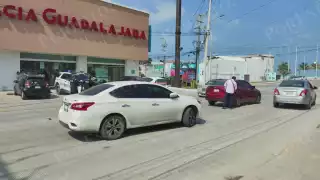 Choque en la glorieta del Galeón complica el tránsito en Ciudad del Carmen