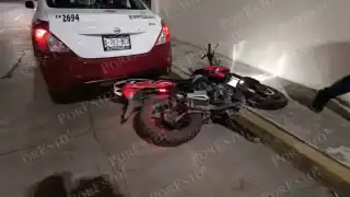 Camioneta no respeta preferencia y provoca accidente en Ciudad del Carmen