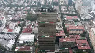 Pemex sube de calificación con Fitch tras respaldo millonario del gobierno, pero persiste su fragilidad financiera