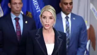 Pam Bondi agradece a México por captura del “Mayo” Zambada: “Con Trump hemos extraditado más capos que nunca”