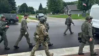 Sospechoso de asesinato de Melissa Hortman usó uniforme policial falso; autoridades investigan móvil político