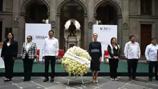 Claudia Sheinbaum rinde homenaje a Benito Juárez y reafirma compromiso con la Cuarta Transformación