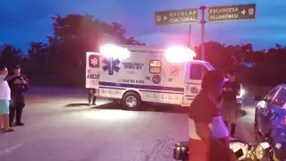 Auxilian a adulto mayor en Ribera del Río Hondo; el abuelito quedó inconsciente tras un percance vial