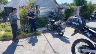 Choque entre motos deja mujer lesionada en Tulipanes, Campeche
