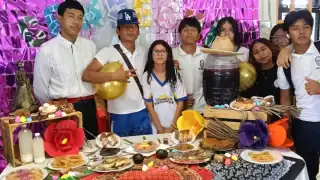 Bailables, gastronomía y tradición en festejo escolar por la campechanidad en Sabancuy
