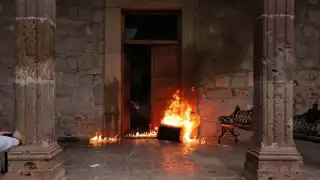 Estallan protestas por asesinato del alcalde de Uruapan: vandalizan Palacio de Gobierno en Michoacán y detienen a ocho personas