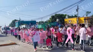 Sabancuy se viste de rosa en la marcha por la lucha contra el cáncer de mama