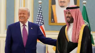 Trump inicia gira histórica por Oriente Medio con escala en Arabia Saudita para sellar megacontratos