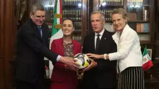 Claudia Sheinbaum recibe en Palacio Nacional al primer ministro de Canadá, Mark Carney