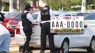 Evita multas en Campeche: Esto es lo que no debe tener la placa de tu auto