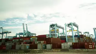 Fitch advierte posible recesión en México por aranceles de EU y riesgos en calificación crediticia