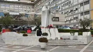 Papa Francisco permanecerá en reposo absoluto tras ser hospitalizado por infección respiratoria