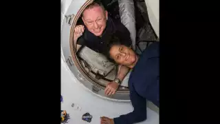 Astronautas de la NASA regresan a la tierra tras 9 meses en la Estación Espacial Internacional