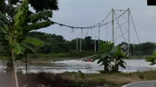 Cifra de muertos por colapso de puente en Ecuador, se eleva a cuatro y se busca a otra persona