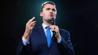Charlie Kirk, aliado de Trump y líder conservador, recibe un disparo en universidad de Utah