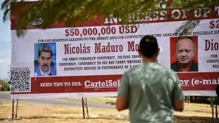 Colocan y retiran valla con recompensa millonaria por Nicolás Maduro y Diosdado Cabello en la frontera con Colombia