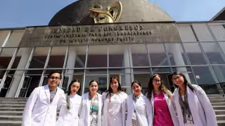 IMSS lanza convocatoria 2025 para médicos especialistas: fechas, requisitos y especialidades