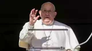 Papa Francisco llama a construir un mundo lleno de esperanza y bondad en 2025