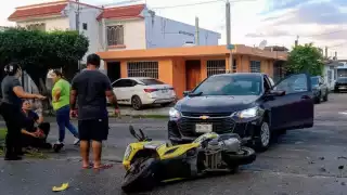 Motociclista resulta afectada tras percance vial en Chetumal