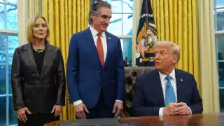 Trump firma orden para imponer aranceles a México, Canadá y China