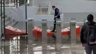 Inundación en estación Pantitlán provoca caos y retrasos en el Metro CDMX