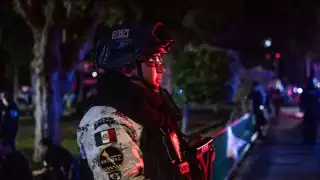 Escoltas de la hija del gobernador de Sinaloa resultan heridos en ataque armado; alcanzan a autobús de pasajeros