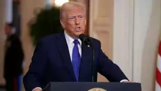 Trump anuncia fecha para aranceles de autos; llegarán en abril