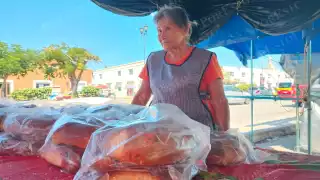 Locatarios de Campeche reportan buenas ventas en temporada de Fieles Difuntos