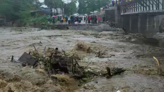 Alerta máxima en Tegucigalpa: Lluvias de Tormenta Tropical Sara dejan 111 mil afectados