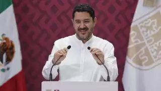 Detienen a 'Martí Batres' por presunta falsificación de documentos en CDMX