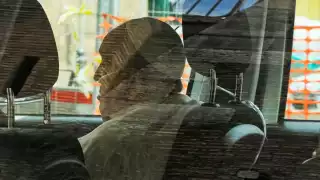 Papa Francisco mejora tras hospitalización, pero su participación en Semana Santa es incierta