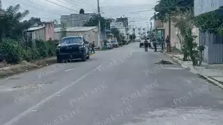 Camioneta con impactos de bala es abandonada en la colonia Revolución de Escárcega