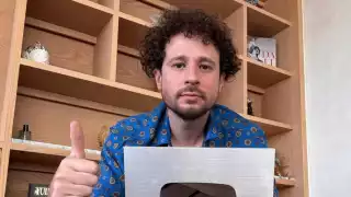 Luisito Comunica pide disculpas por la polémica ocasionada en la marcha contra la gentrificación  