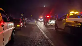 Camión arrolla a una persona en la curva de 'El Diablo' en la carretera federal de José María Morelos