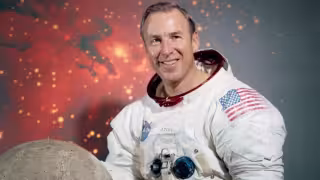 Muere Jim Lovell, comandante del Apollo 13 y leyenda de la exploración espacial, a los 97 años