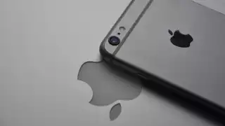 Trump advierte que Apple detendrá su producción en México