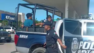 Motociclista y conductor de Autocar pelean en Cancún: VIDEO