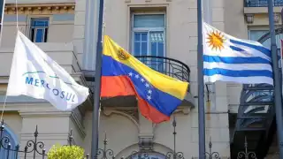 Uruguay y Venezuela restablecen servicios consulares tras un año de tensión diplomática