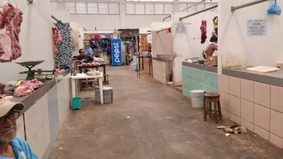 Locatarios del mercado “José del Carmen Ortegón” reportan bajas ventas en carnes y otros productos durante Semana Santa Locatarios del mercado “José del Carmen Ortegón” reportan bajas ventas en carnes y otros productos durante Semana Santa