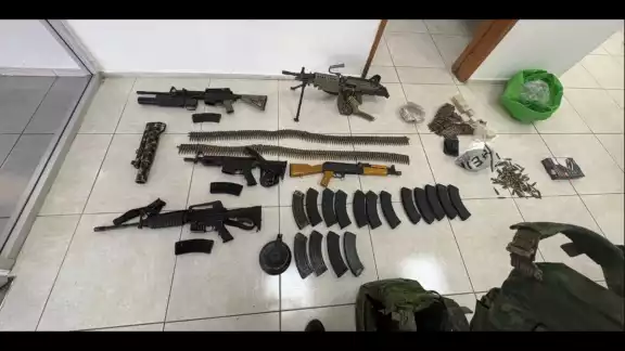 Entre los bienes incautados también destacan un Jeep Rubicón rojo y una camioneta Cheyenne
