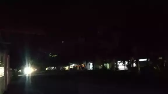 En penumbras 10 calles de Chetumal, falta de alumbrado público afecta a más de 200 capitalinos; temen por su seguridad y por accidentes en zonas de tráfico