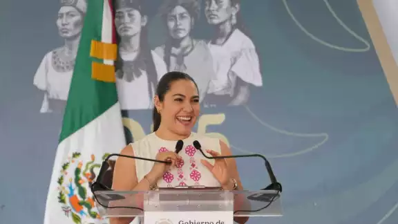 Indira Vizcaíno Silva, gobernadora de Colima Indira Vizcaíno Silva, gobernadora de Colima