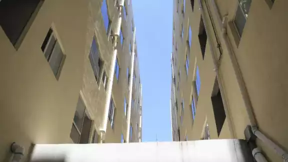 En una ciudad con alto déficit habitacional y zonas de riesgo, este esquema ofrece una alternativa real y accesible para miles de familias